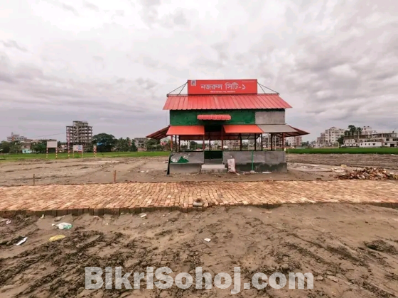 ১৬ ফিট প্রশস্ত রাস্তা নিয়ে ৪০একর জমি